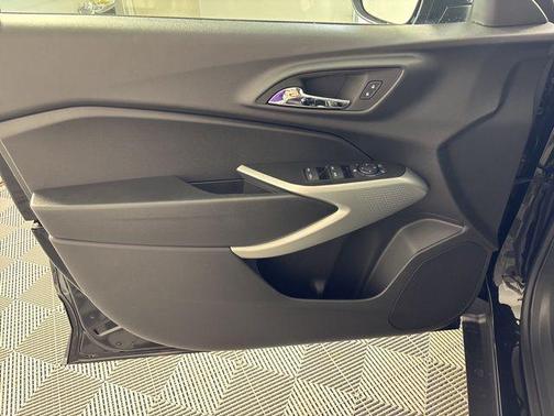 Mosaic Black Metallic 2026 Chevrolet Trax LS