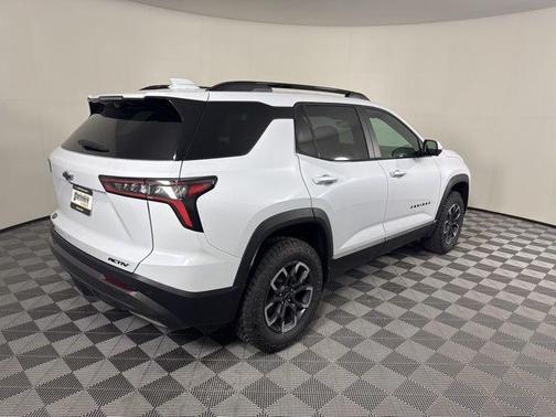 Polar White Tricoat 2026 Chevrolet Equinox FWD ACTIV