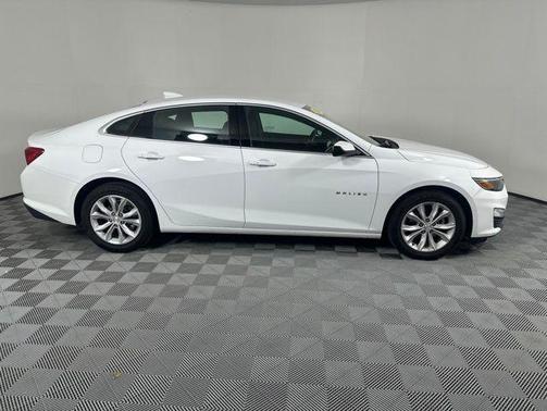 Summit White 2024 Chevrolet Malibu FWD 1LT