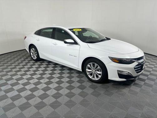 Summit White 2024 Chevrolet Malibu FWD 1LT
