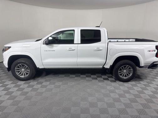 Summit White 2026 Chevrolet Colorado LT