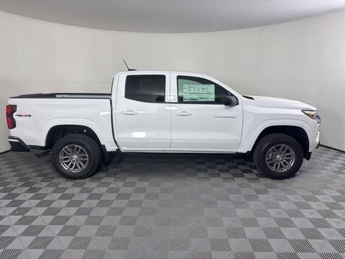 Summit White 2026 Chevrolet Colorado LT