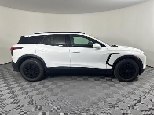 2025 Chevrolet Blazer EV eAWD LT