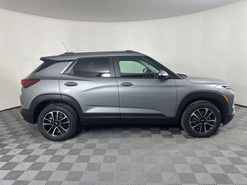 Sterling Gray Metallic 2026 Chevrolet Trailblazer LT