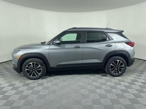Sterling Gray Metallic 2026 Chevrolet Trailblazer LT