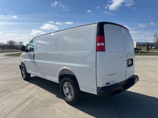 2026 Chevrolet Express 2500 2500 Regular Wheelbase, WT, RWD