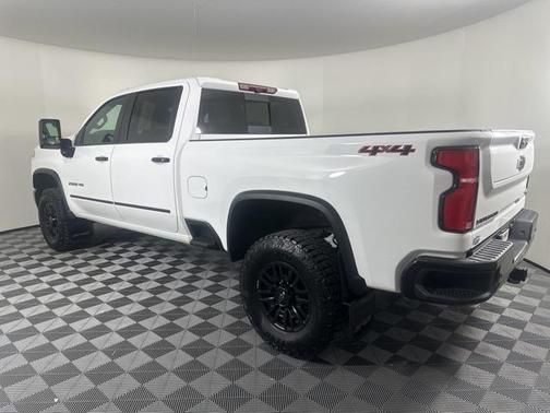 2024 Chevrolet Silverado 2500 4WD Crew Cab Standard Bed ZR2