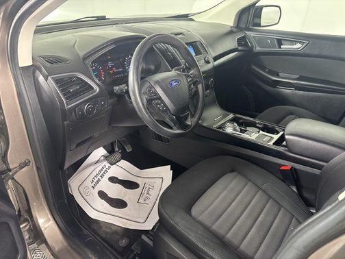 Stone Gray Metallic 2019 Ford Edge SE