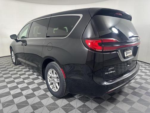 2025 Chrysler Pacifica L