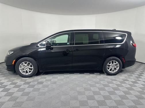 2025 Chrysler Pacifica L