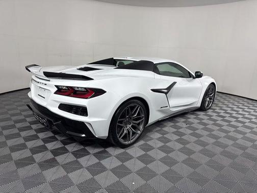 Arctic White 2026 Chevrolet Corvette Z06