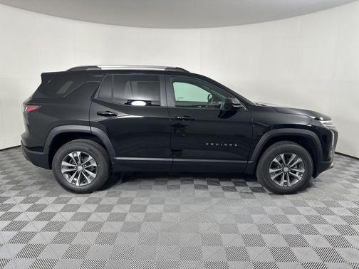 Mosaic Black Metallic 2026 Chevrolet Equinox 1LT