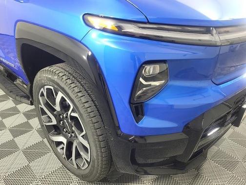 2025 Chevrolet Silverado EV RST