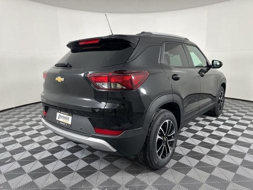 Mosaic Black Metallic 2026 Chevrolet Trailblazer LT