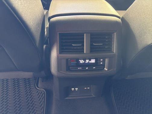 Pyrite Silver Metallic 2021 Volkswagen Atlas 3.6L SE w/Technology
