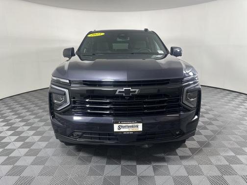 2025 Chevrolet Suburban RST