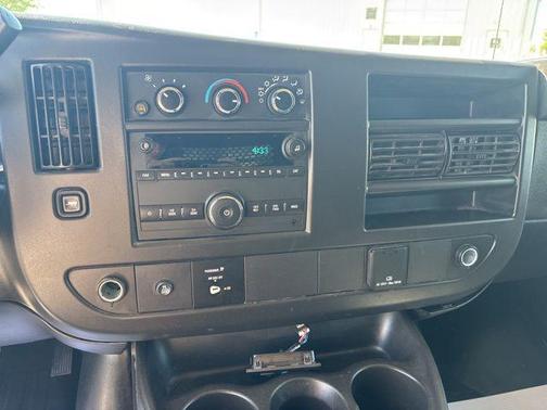 Summit White 2024 Chevrolet Express 2500 Work Van