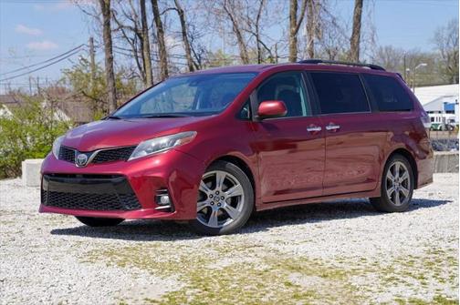 2019 Toyota Sienna SE