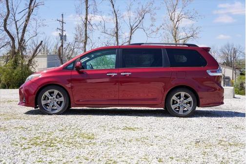 2019 Toyota Sienna SE
