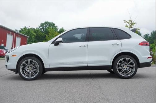 2018 Porsche Cayenne Platinum Edition