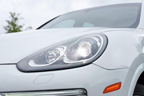 2018 Porsche Cayenne Platinum Edition