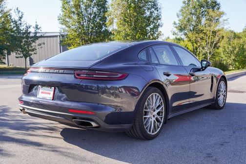 2018 Porsche Panamera 4