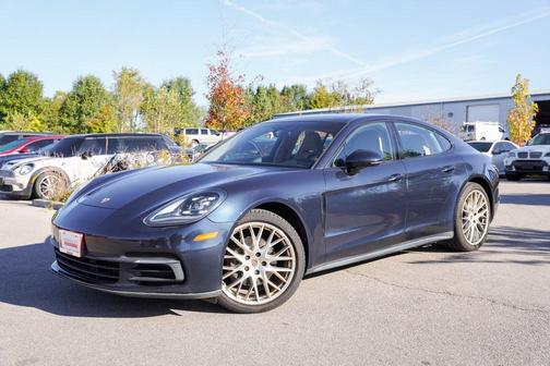 2018 Porsche Panamera 4