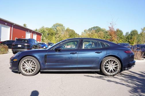 2018 Porsche Panamera 4