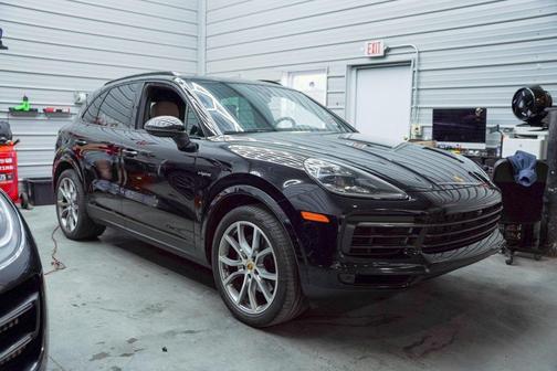 2021 Porsche Cayenne Base