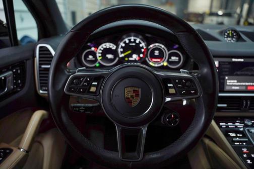 2021 Porsche Cayenne Base