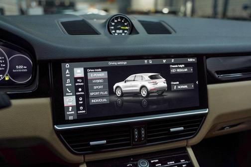 2021 Porsche Cayenne Base