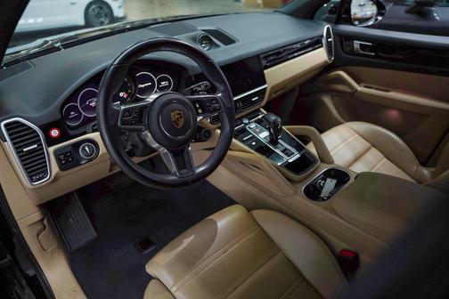 2021 Porsche Cayenne Base