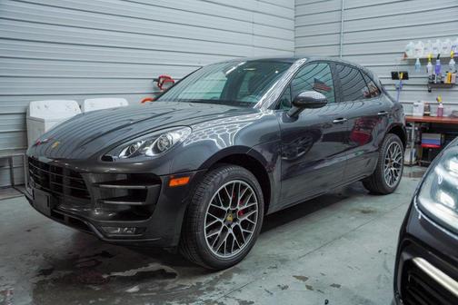 2018 Porsche Macan Turbo w/Performance Package