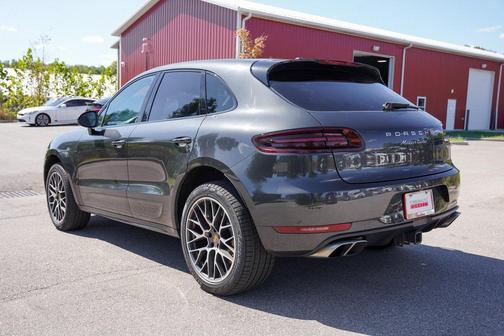 2018 Porsche Macan Turbo w/Performance Package