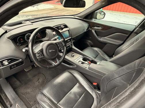 2017 Jaguar F-PACE S