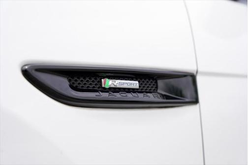 2019 Jaguar F-PACE 30t R-Sport