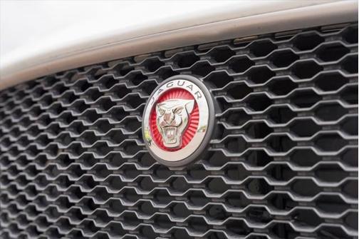 2019 Jaguar F-PACE 30t R-Sport