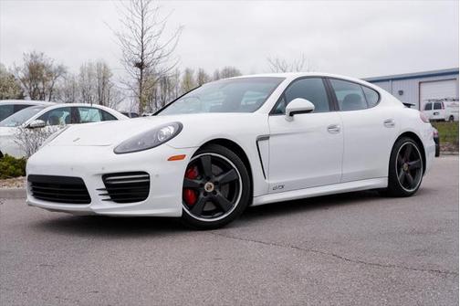 2016 Porsche Panamera GTS