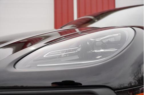 2022 Porsche Macan Base