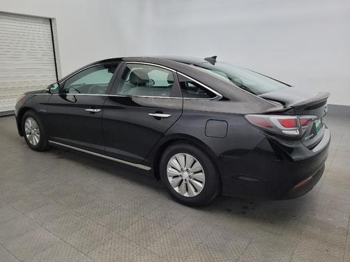 2016 Hyundai SONATA Hybrid SE