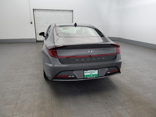 2022 Hyundai SONATA SE