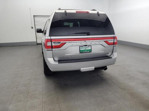 2016 Lincoln Navigator Select