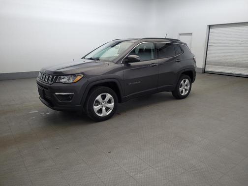 Granite Crystal Metallic Clearcoat 2018 Jeep Compass Latitude