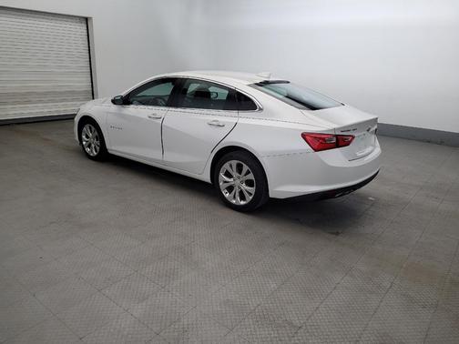 White 2018 Chevrolet Malibu Premier