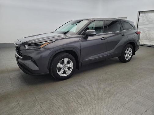 2022 Toyota Highlander LE