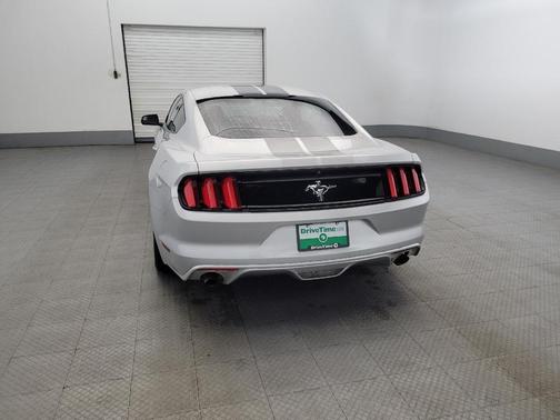 2017 Ford Mustang V6