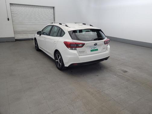 Crystal White Pearl 2020 Subaru Impreza Premium 5-Door