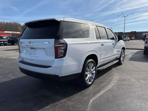 2023 Chevrolet Suburban 4WD High Country