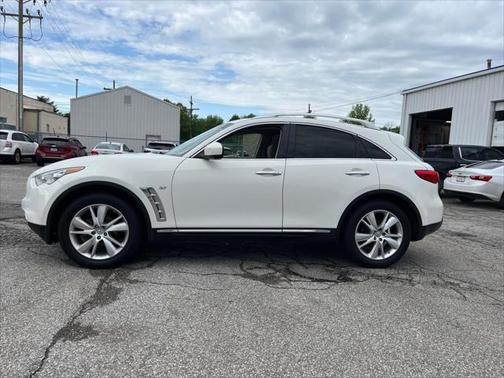 2015 INFINITI QX70 Base