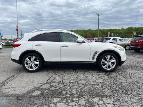 2015 INFINITI QX70 Base